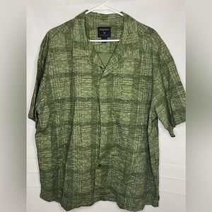 Woolrich Palm Fish Green Short Sleeve Button Up Size XL